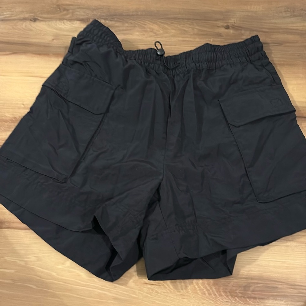 Old navy size medium Bermuda shorts